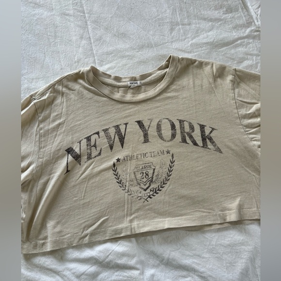 🤎Garage crop top🤎 - Picture 3 of 6